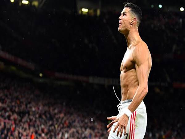 Tin MU 30/9: Ronaldo tri ân Fan quỷ đỏ sau trận thắng