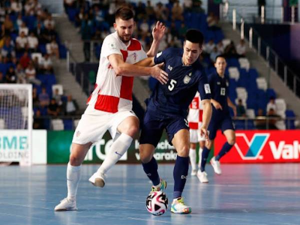 Futsal nổi bật với nhịp độ nhanh và khả năng tạo ra nhiều tình huống kịch tính