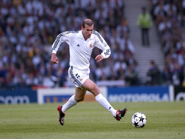 Tiền vệ Real Madrid Zinedine Zidane – Nghệ sĩ kiệt xuất