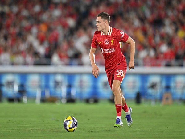 Sơ đồ chiến thuật lý tưởng: 4-2-3-1 hay 4-3-3 cách tân?