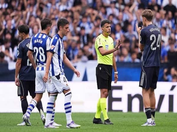 Real Madrid phản ứng mạnh báo cáo gửi lên FIFA