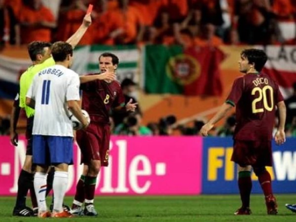 Ý nghĩa những trận đấu có nhiều thẻ đỏ nhất