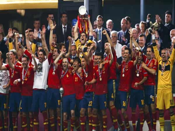 Italia từ phòng ngự phản công đến nghệ thuật chiến thắng