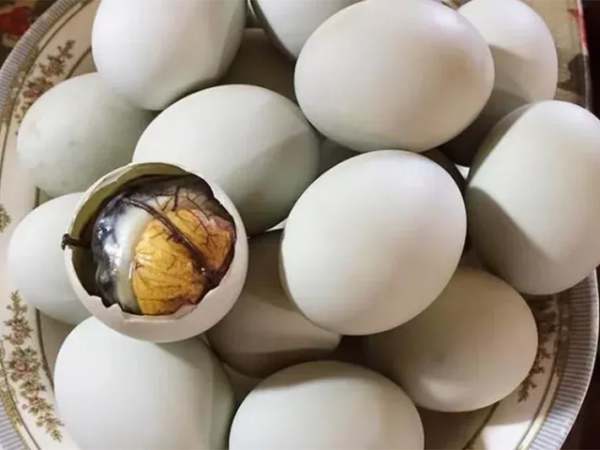 Nằm mơ thấy trứng vịt là điềm gì